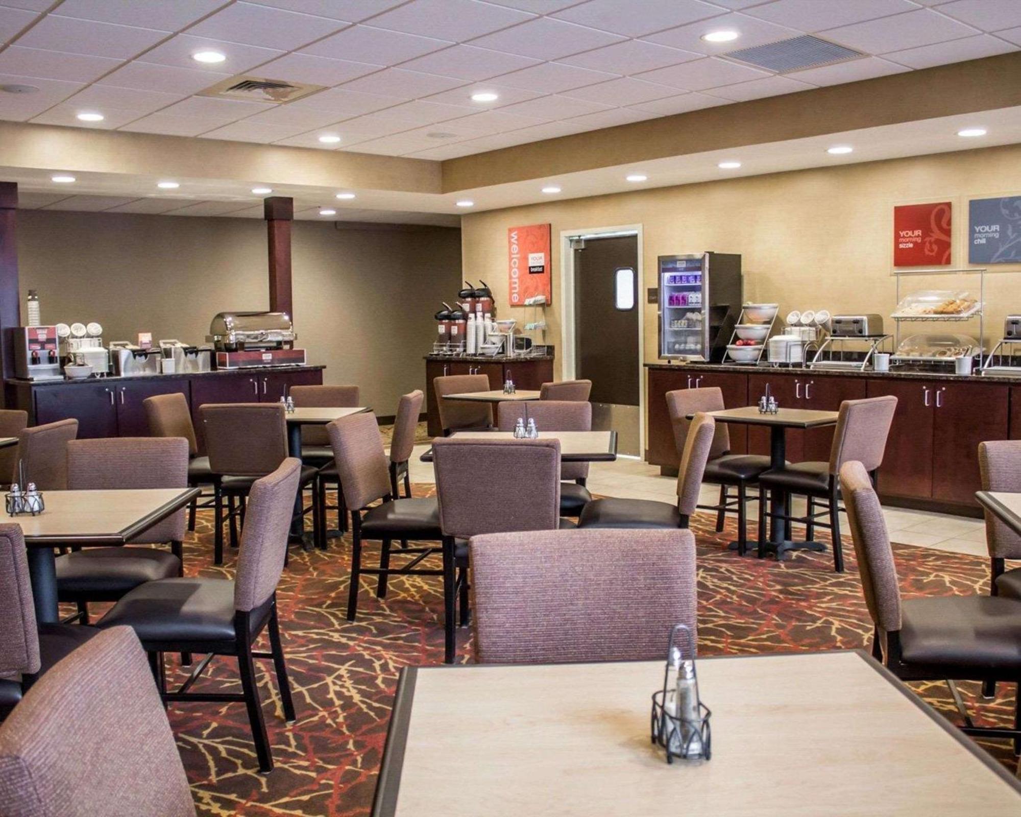 Comfort Inn & Suites Wadsworth Exterior photo
